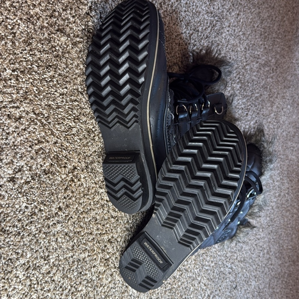 Sorel Tofino Quilted Black Faux Fur Winter Snow Boots Lace Up 9M LL 1846-011​ - Picture 8 of 8